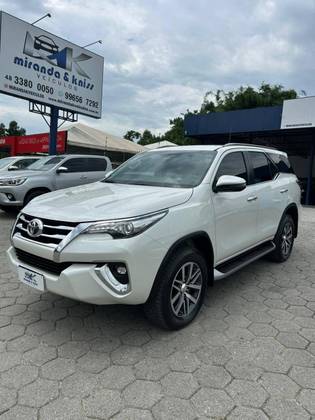 TOYOTA HILUX SW4 2.8 SRX 4X4 16V TURBO INTERCOOLER DIESEL 4P AUTOMÁTICO